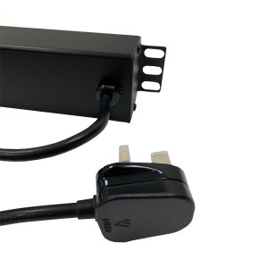 PDU 4 Way Horizontal Switched 13A UK Plug 13A UK Socket Black (L)490mm Cord 3Mtr