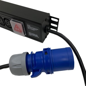 IEC Power Distribution Units 20 Way Vertical Switched 16A BS4343 Plug (Commando) 20x C13 Black (L)700mm Cord 3Mtr
