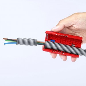 TwistCut Corrugated Pipe & Conduit Cutter 90 22 02 SB for Conduit Dia 13mm-32mm